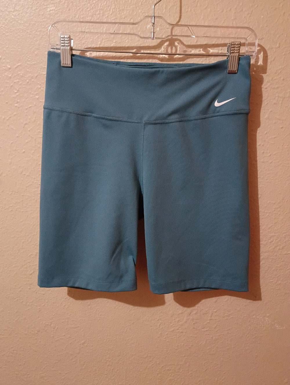 Nike Size Medium Teal Mid-Rise Bike Shorts with Swoosh